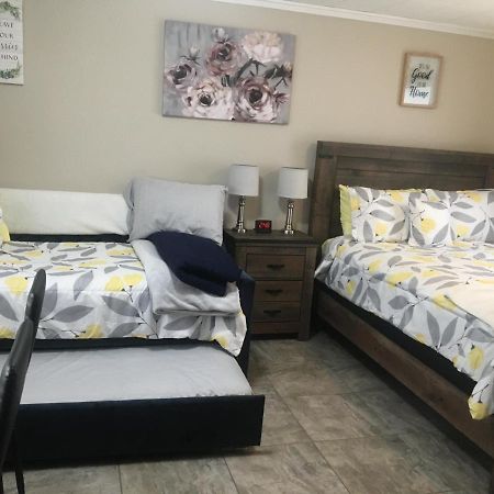 Just Like Being At Home- Newly Renovated Unit North Troy エクステリア 写真