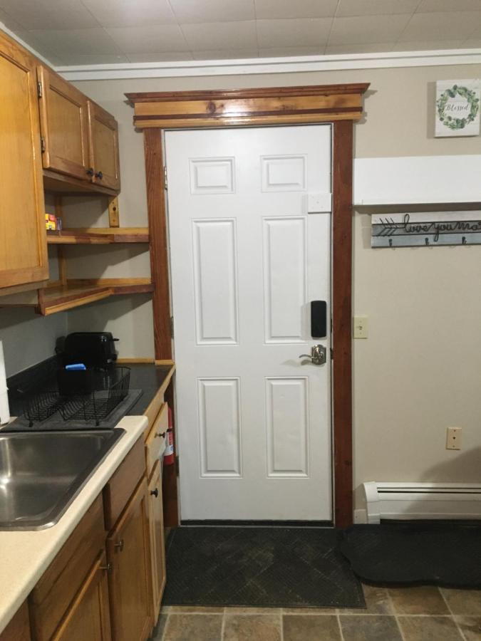 Just Like Being At Home- Newly Renovated Unit North Troy エクステリア 写真